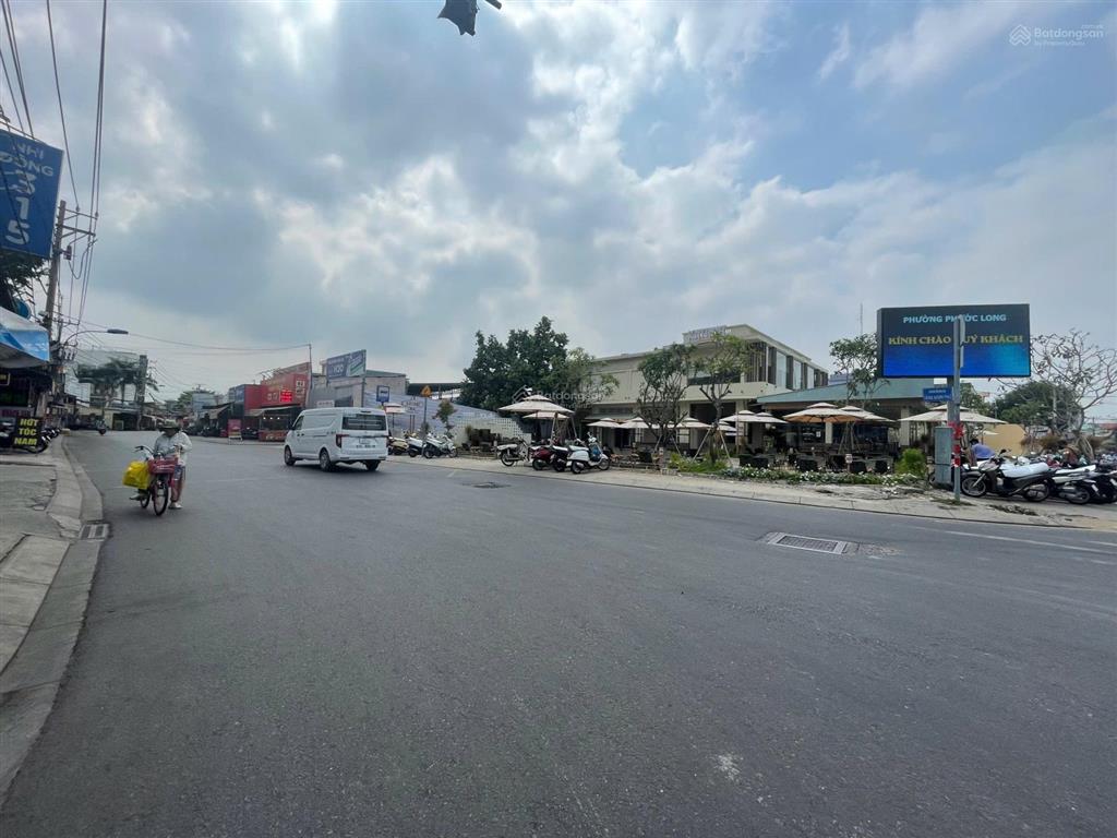 Nhà 2 tầng 4.8 x 17.5m, 4pn hẻm thông xe hơi ngay cđ công thương, phước long b, q9 giá hơn 6 tỷ