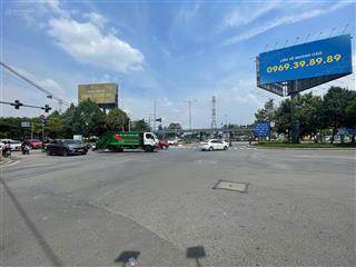 Nhà mặt tiền ngay ngã tư mk, ga metro dt 5x20m 4 tầng bê tông cốt thép, 4pn mới cứng ở liền