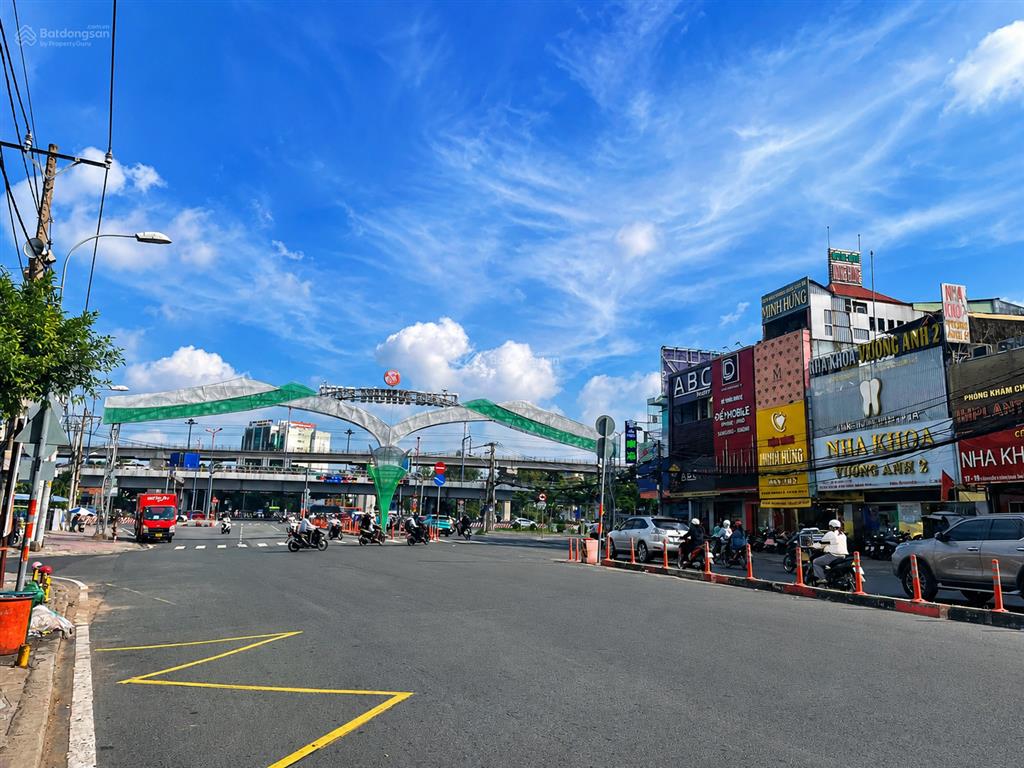 Nhà mới 2 tầng 3 pn, sd 73m2 hẻm thông xe hơi, 10m ra vincom lê văn việt, sổ hồng riêng, 4,8 tỷ