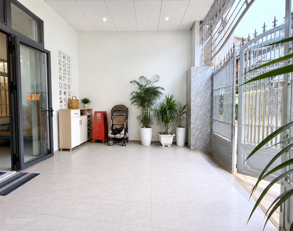 Nhà mới 2 tầng ô tô đỗ cửa 72m² (5x14.5m) sát thcs hoa lư đường quang trung q9  sổ hồng riêng