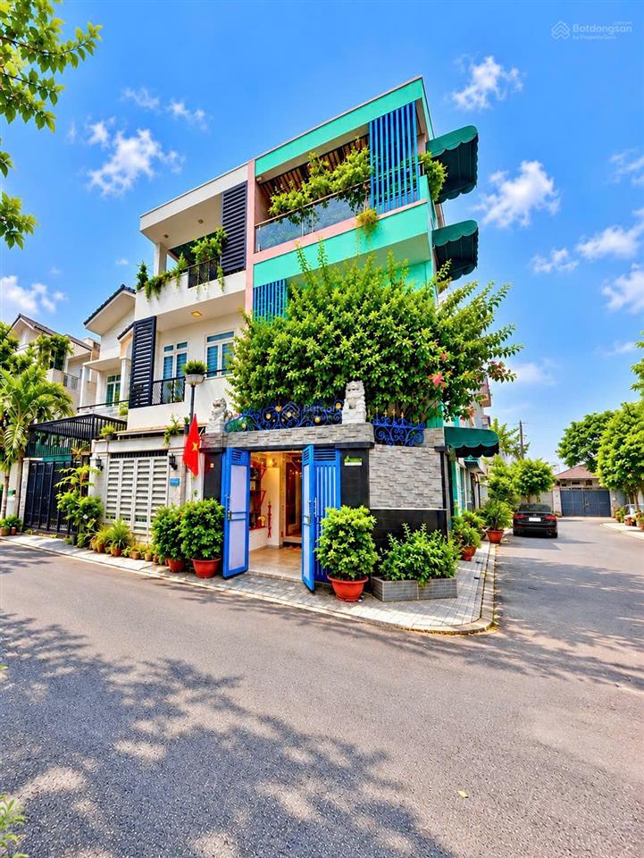 Căn góc 2 mặt tiền 3 tầng 3pn xe hơi tránh nhau  3 phút ra vincom lê văn việt, ngã tư thủ đức