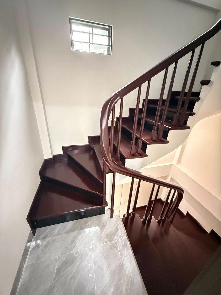 Giảm 1 tỷ Chủ cần bán nhanh Nhà đẹp đầy đủ nội thất ở ngay Phú Mỹ 36m2, 5T, giá tốt 