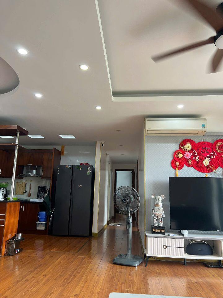 Bán căn hộ chung cư Thành ủy Hà Nội 118m2, 3PN, 2WC, 7,2 tỷ đầy đủ nội thất tại Bắc Từ Liêm, Hà Nội