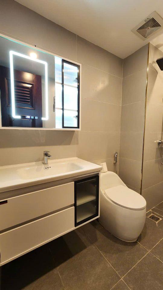 Bán căn hộ chung cư Bộ Tổng Tham Mưu đường Mỹ Đình, căn góc 111m, 3PN, full đồ, có lốt ô tô tòa mới Gia đình cần bán căn