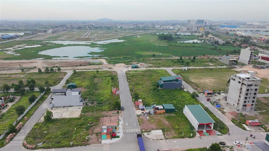 Cần tiền bán nhanh lô đất 86m2, mặt tiền 5,2 m ngay tl295b gần kcn quang châu chỉ 1,8 tỷ