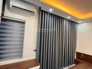 Mời thuê nhà 5 tầng, kết hợp làm văn phòng, ở. tầng 1 thông sàn, 6 phòng ngủ full nội thất cao cấp