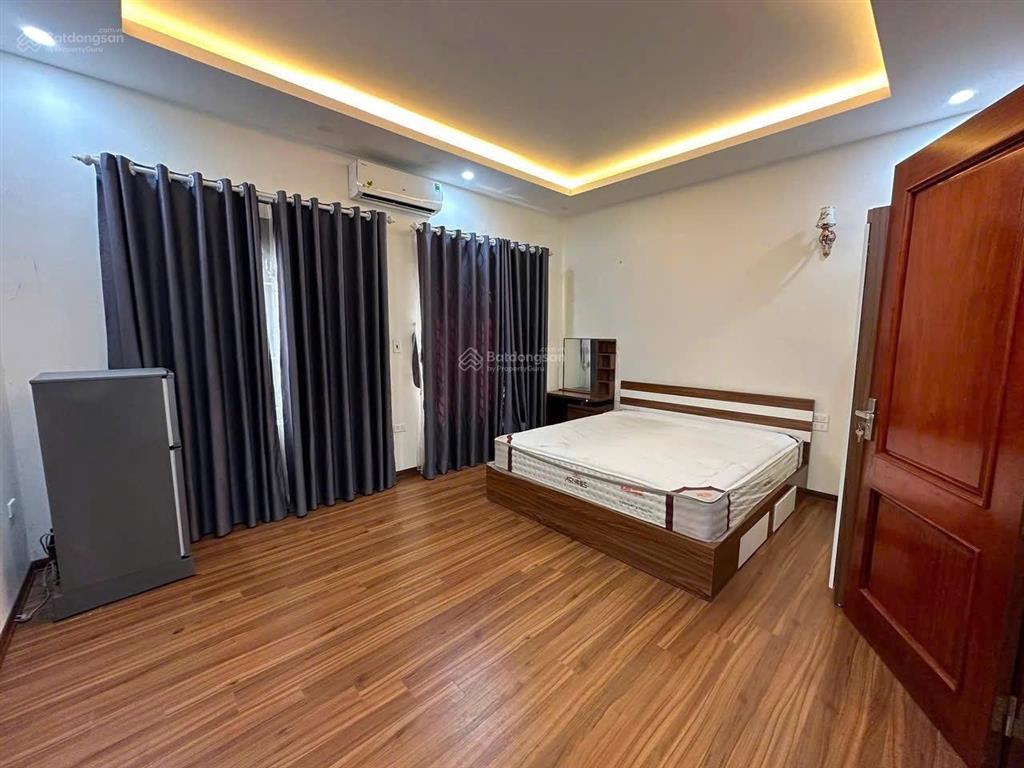 Mời thuê nhà 4 tầng 5 phòng ngủ full nội thất mới tinh tại kcn quang châu, giá chỉ 17 triệu/tháng