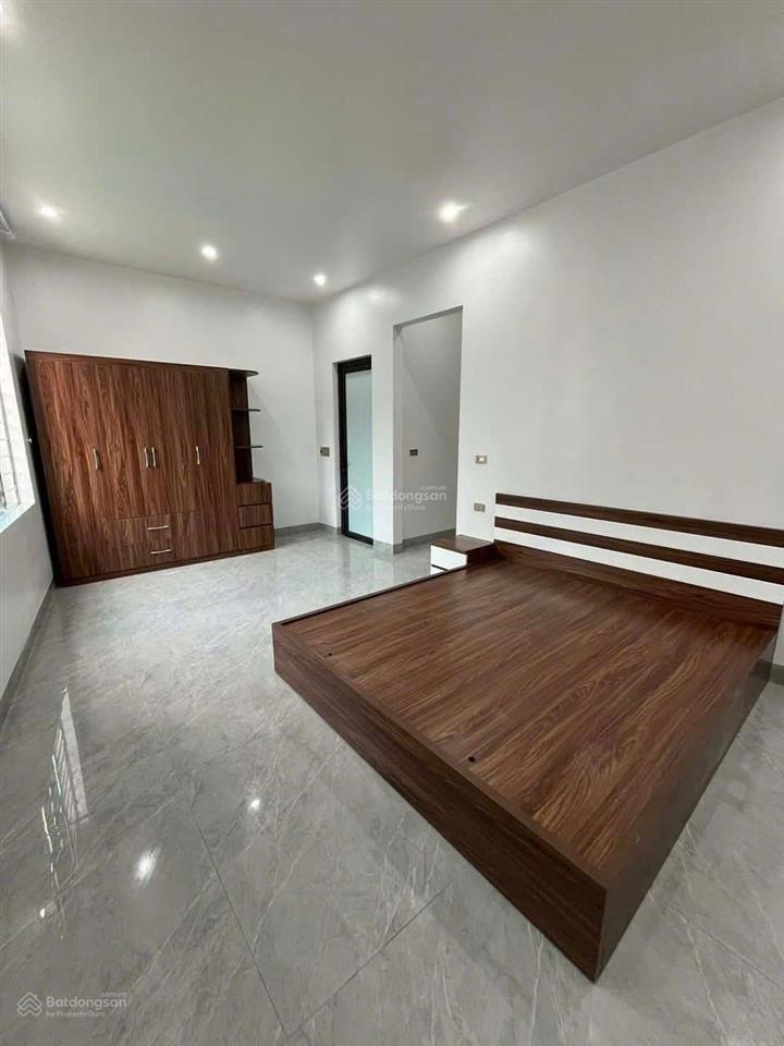 Cho thuê nhà 4 tầng  6pn full nội thất cao cấp tại kcn quang châu  chỉ 20tr/tháng