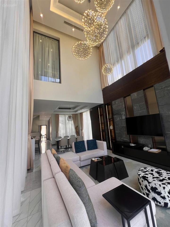 Bán cắt lỗ căn biệt thự vinpearl view biển, rất gần biển giá chỉ 10 tỷ (bao phí).  0933 999 ***