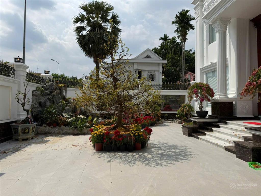 Bán biệt thự 240 tỷ, 777m2 tại nguyễn văn hưởng, thảo điền, tp.hcm, sổ đỏ lâu dài 0933 999 ***