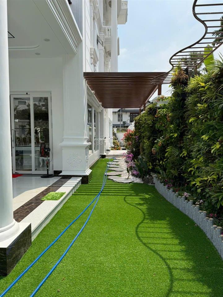 Bán biệt thự 240 tỷ, 777m2 tại nguyễn văn hưởng, thảo điền, tp.hcm, sổ đỏ lâu dài 0933 999 ***
