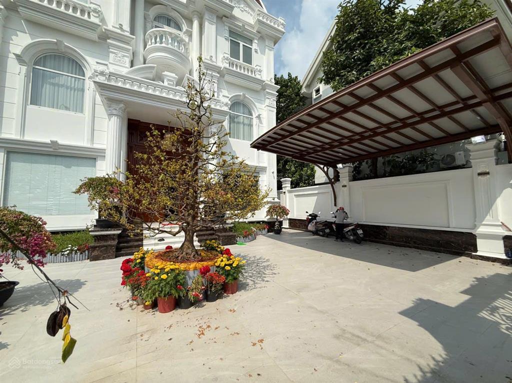 Bán biệt thự 240 tỷ, 777m2 tại nguyễn văn hưởng, thảo điền, tp.hcm, sổ đỏ lâu dài 0933 999 ***
