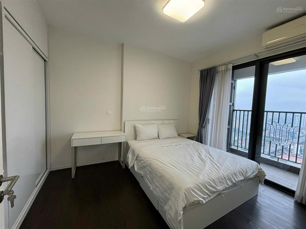 Bán cắt lỗ 1 tỷ căn hộ góc imperia minh khai view sông hồng