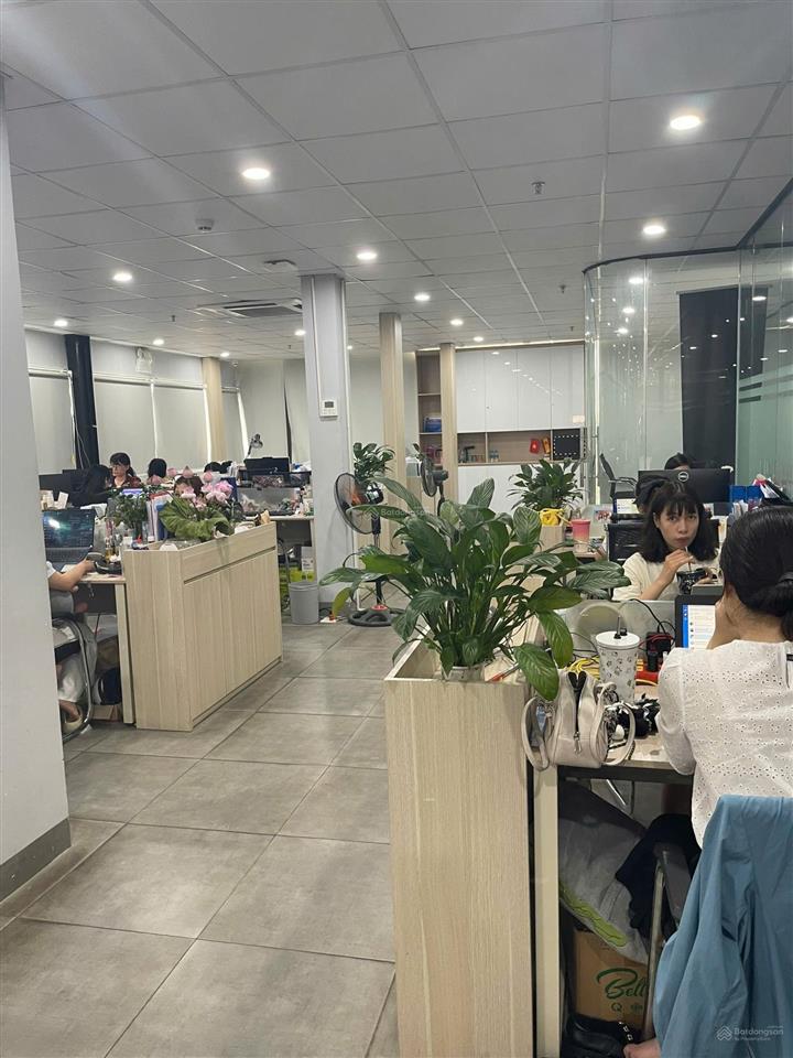 Chính chủ cho thuê văn phòng 373 vũ tông phan  tặng 2 tháng tiền thuê trong tháng 8