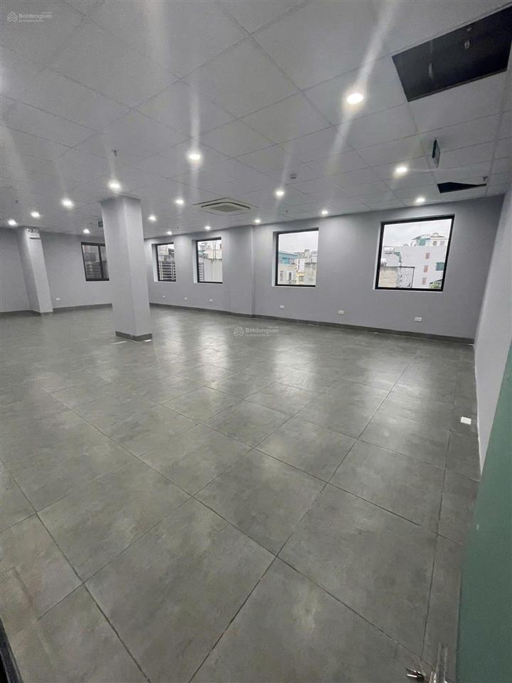Chính chủ cho thuê văn phòng 373 vũ tông phan  tặng 2 tháng tiền thuê trong tháng 8