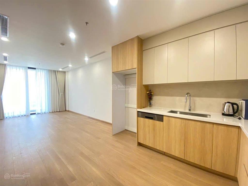 Cho thuê 2 phòng ngủ the charm an hưng, tố hữu, hà đông, mới tinh, 10 triệu, miễn dịch vụ 1 năm