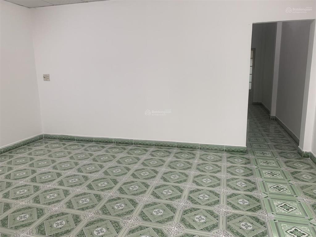 Cho thuê nhà riêng hẻm ba gác, 8 triệu, 70m2, 2pn, 1wc, giá ưu đãi, hot