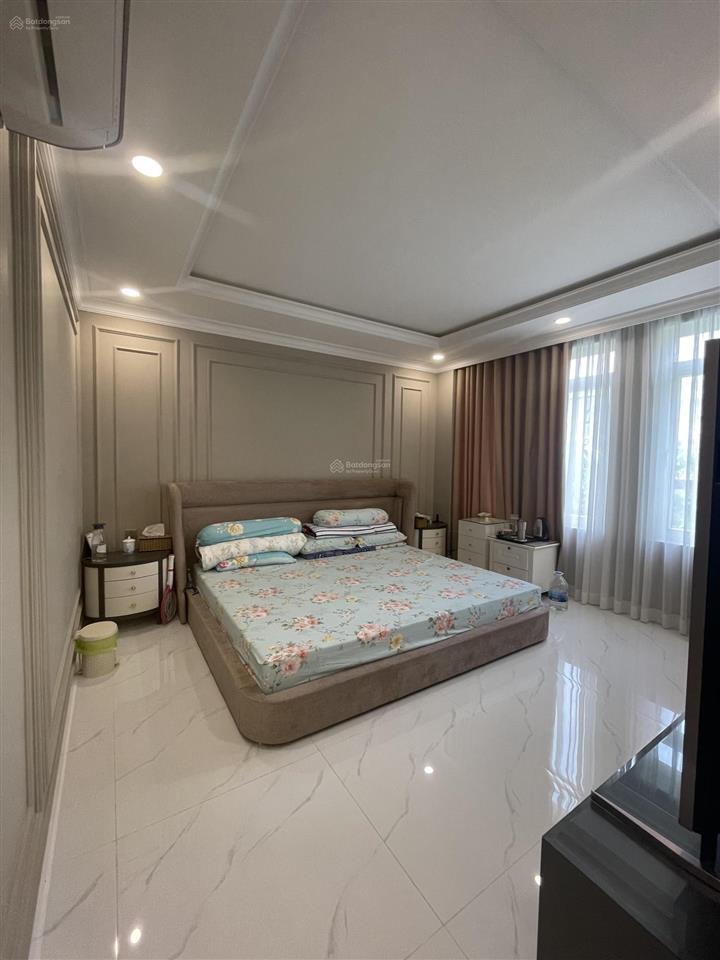 Cho thuê bt 4pn, 4wc, hưng thái, 35 triệu, 387m2, giá cực chất