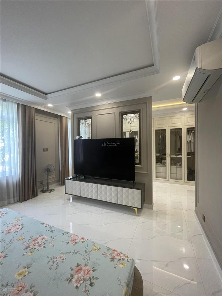 Cho thuê bt 4pn, 4wc, hưng thái, 35 triệu, 387m2, giá cực chất