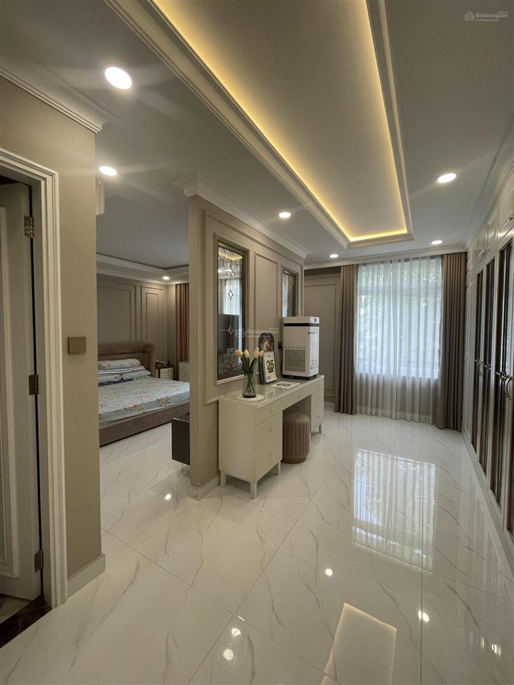 Cho thuê bt 4pn, 4wc, hưng thái, 35 triệu, 387m2, giá cực chất