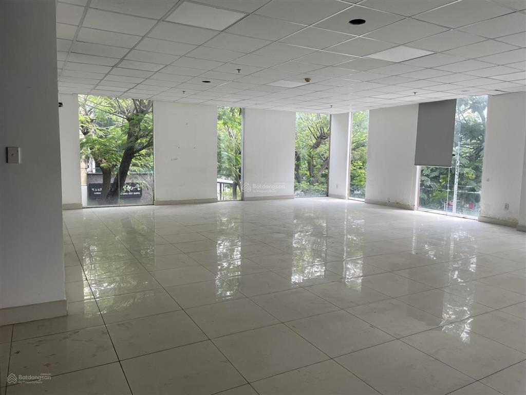 Cho thuê nhà riêng tại 15 bùi bằng đoàn, 180 triệu, 333 m2, giá siêu hời
