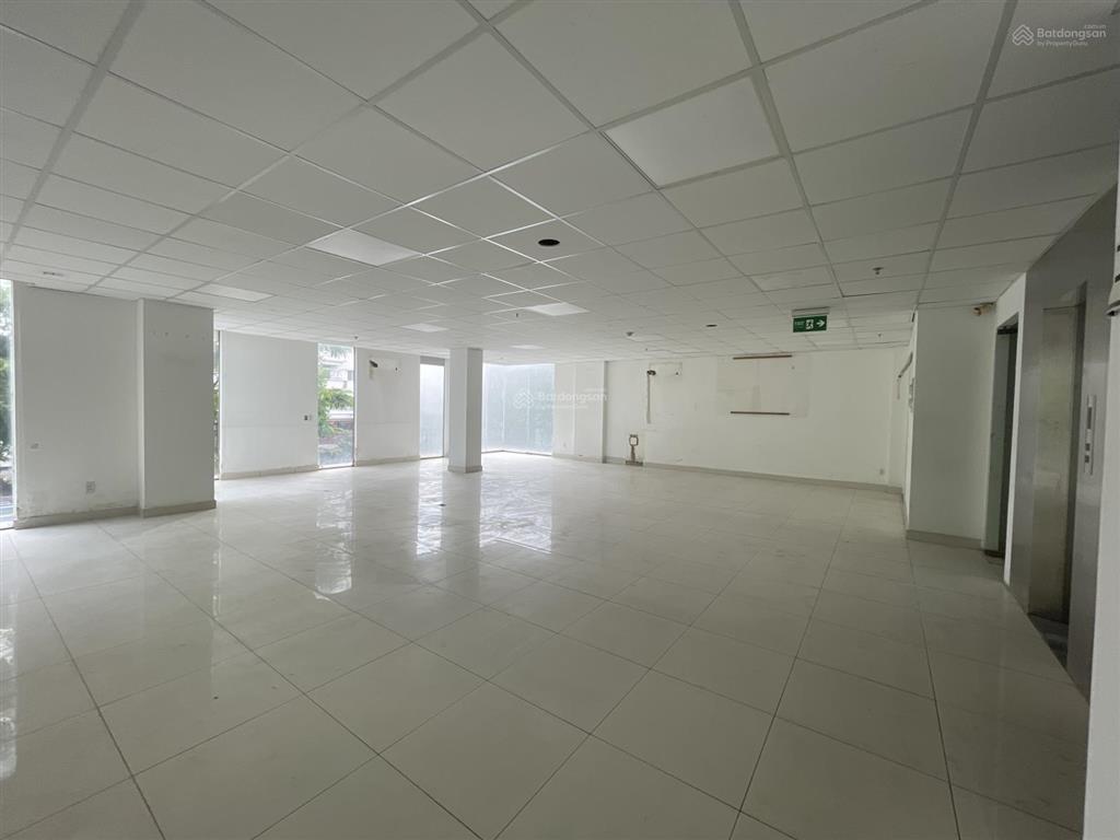 Cho thuê nhà riêng tại 15 bùi bằng đoàn, 180 triệu, 333 m2, giá siêu hời