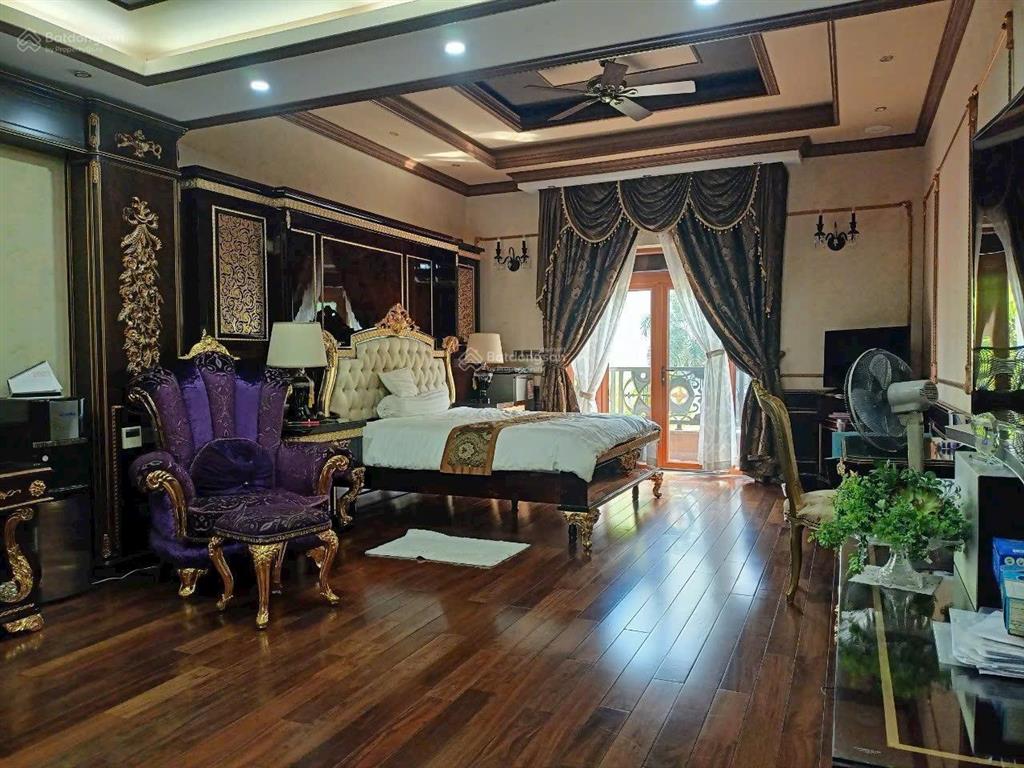 Bán biệt thự mỹ tú 2, giá tốt 140 tỷ, 450m2, 5pn, 5wc, 3 tầng, hướng nam