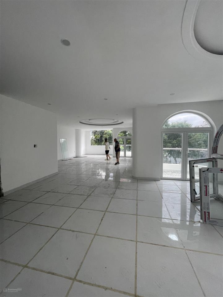 Cho thuê nhà riêng 01 hưng gia 3, 120 triệu, 890 m2, 7 tầng tại căn góc bùi bằng đoàn vị trí đẹp