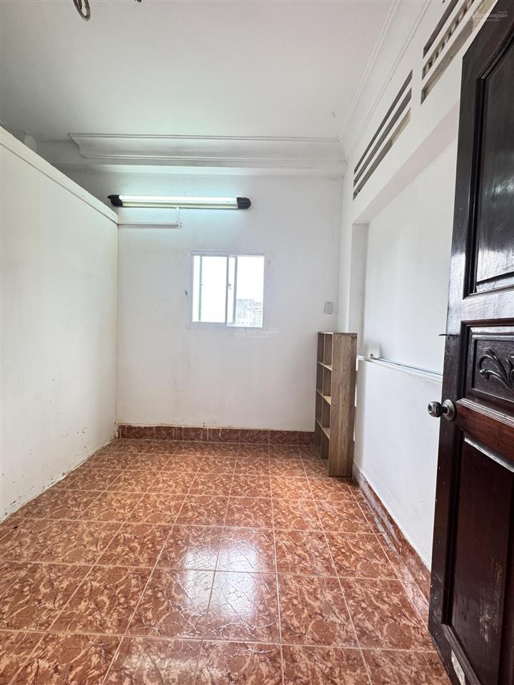 Thuê phòng chỉ 2 triệu gần đại học hutech, uef, ngoại thương, kế quận 1,  0906 961 ***