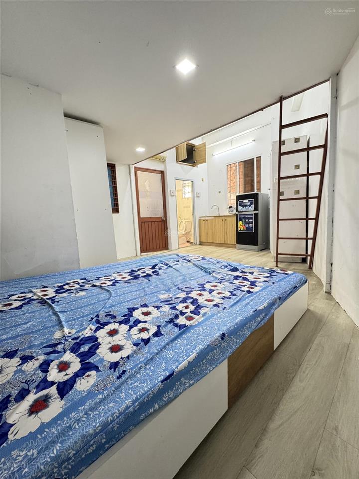 Cho thuê chỉ 1,6triệu gần dh tôn đức thắng hutech, uef, quận 1.  0906 961 ***