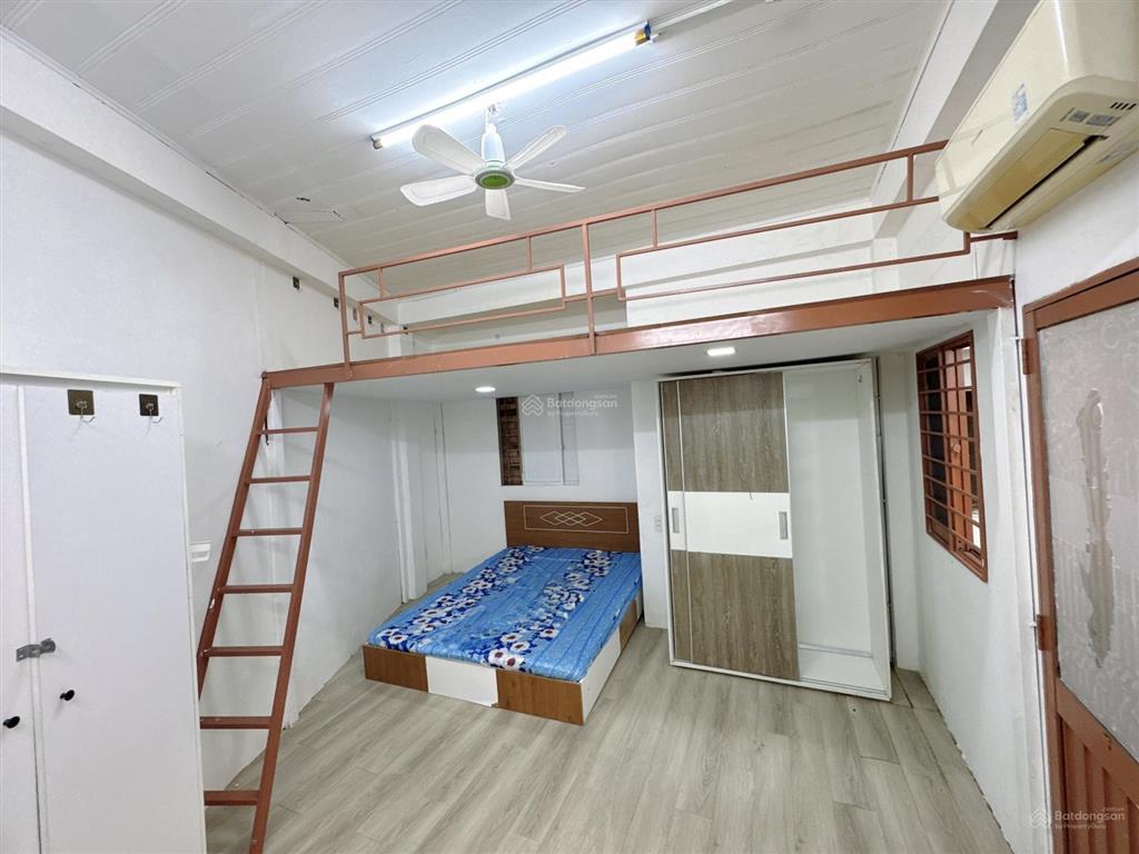 Cho thuê chỉ 1,6triệu gần dh tôn đức thắng hutech, uef, quận 1.  0906 961 ***