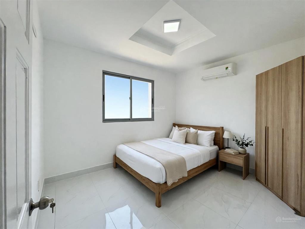Bán cc thế kỷ 21, bình thạnh, 2 phòng ngủ, view landmark81, (hướng nam), 70m2, 4.85 tỷ
