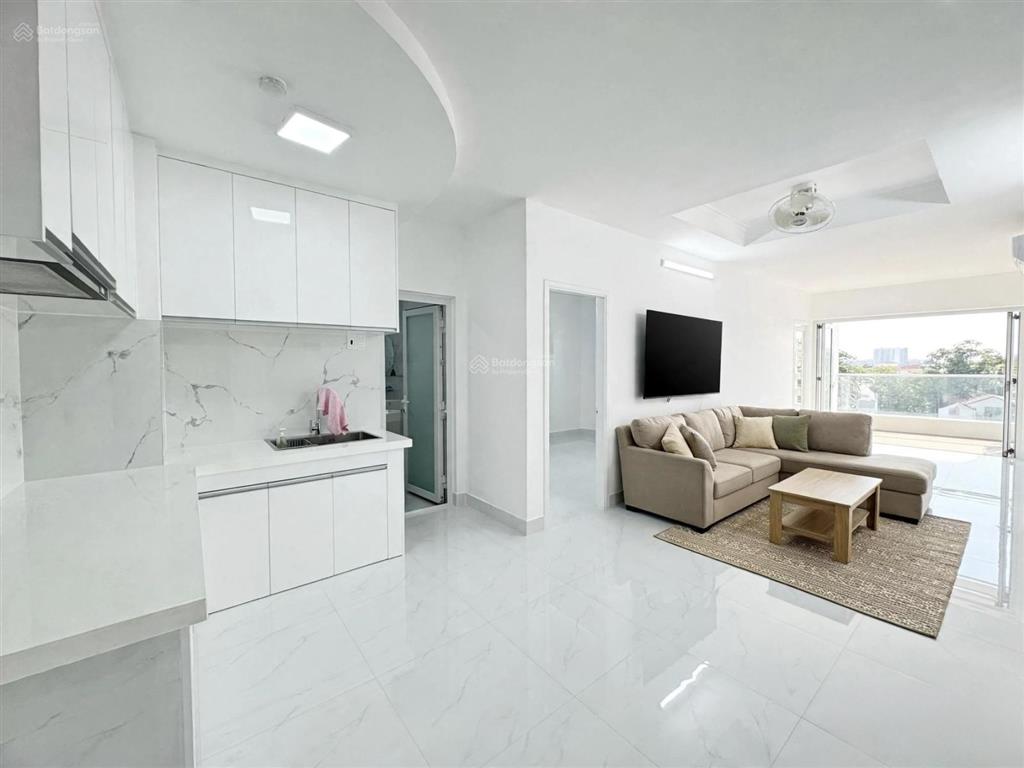 Bán cc thế kỷ 21, bình thạnh, 2 phòng ngủ, view landmark81, (hướng nam), 70m2, 4.85 tỷ
