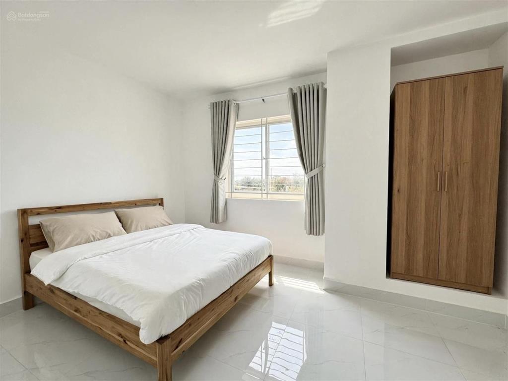 Bán cc thế kỷ 21, bình thạnh, 2 phòng ngủ, view landmark81, (hướng nam), 70m2, 4.85 tỷ