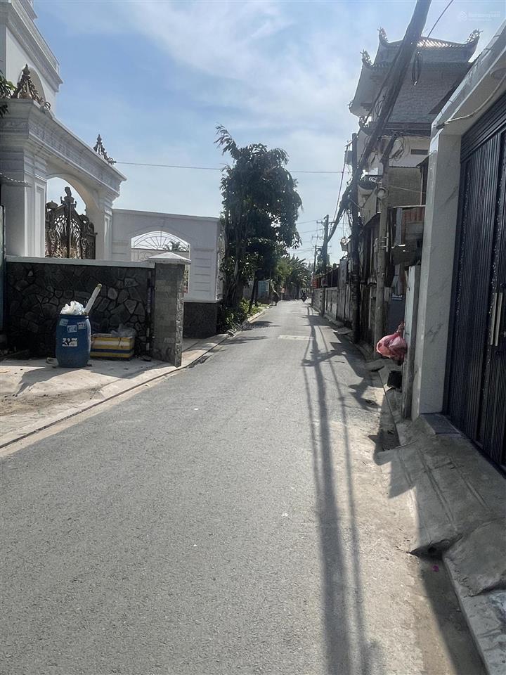 Bán nhà hẻm 563 trục lê văn khương, 5,3 tỷ, 130m2, phù hợp kinh doanh, chdv, spa, nở hậu shr