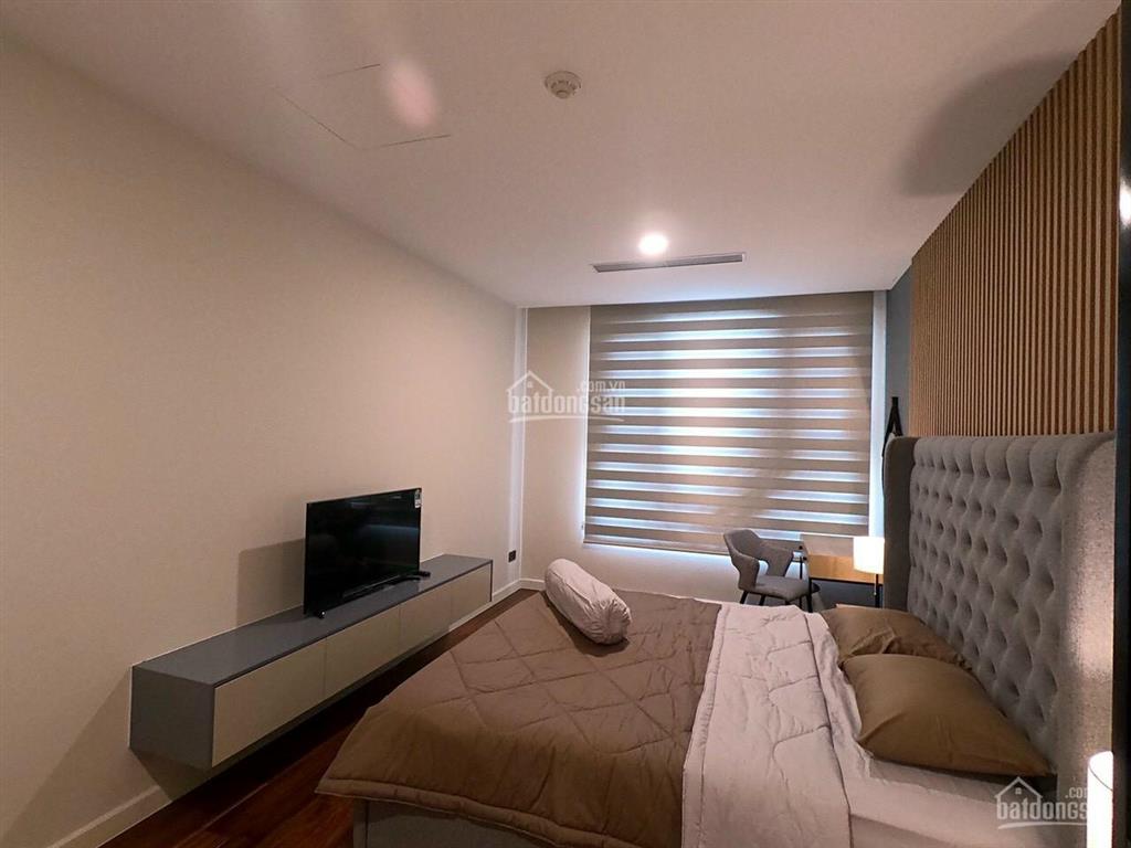 Em trang chuyên bán tại florita có nhiều hàng giá tốt 2tỷ400 1pn,  0985 512 ***