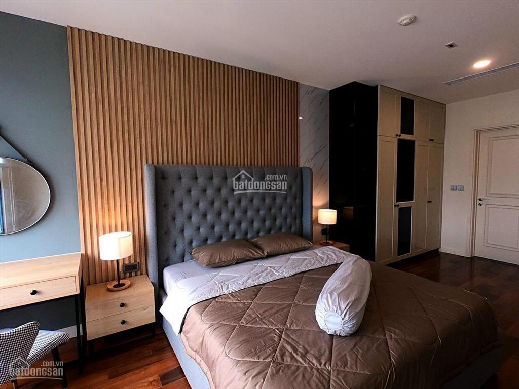 Em trang chuyên bán tại florita có nhiều hàng giá tốt 2tỷ400 1pn,  0985 512 ***