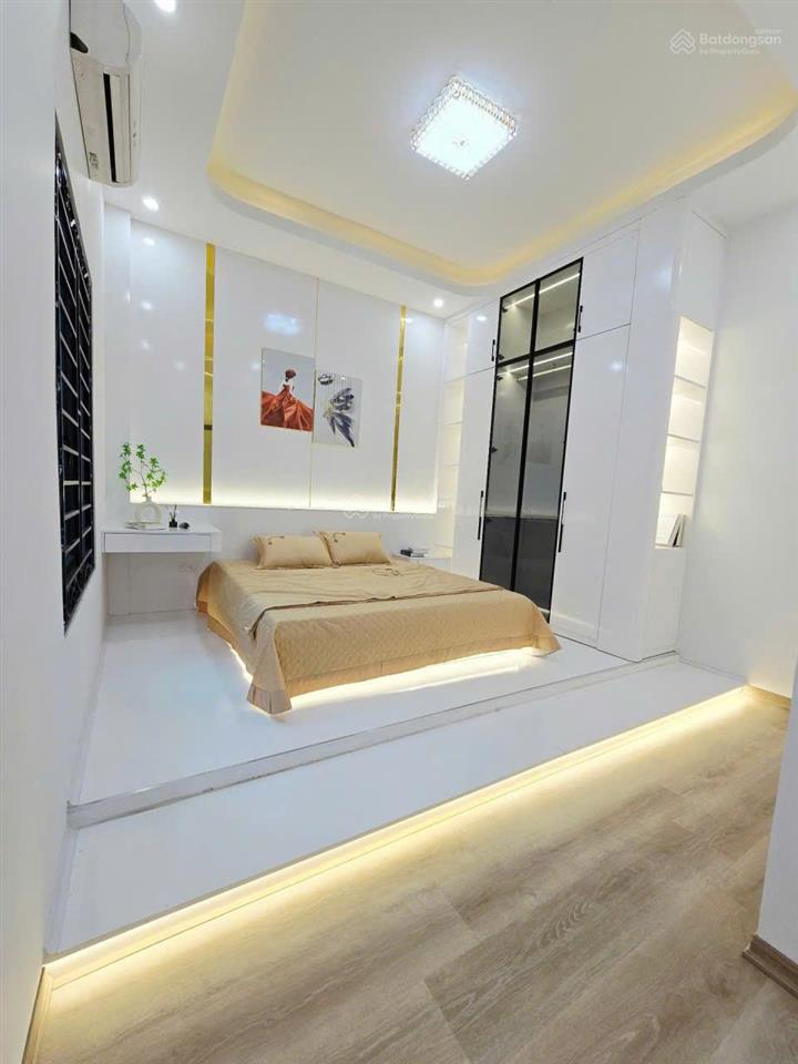 Dành cho gia đình trẻ (xách vali về ở ngay) bán nhà quan nhân 31m, 3 ngủ chỉ 7.99 tỷ.