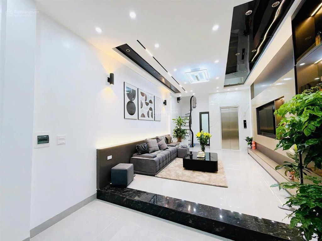 Bán nhà mới tinh  thang máy xịn 47m mặt tiền 4.2mthiết kế hiện đại ở sướng giá 10.95 tỷ.