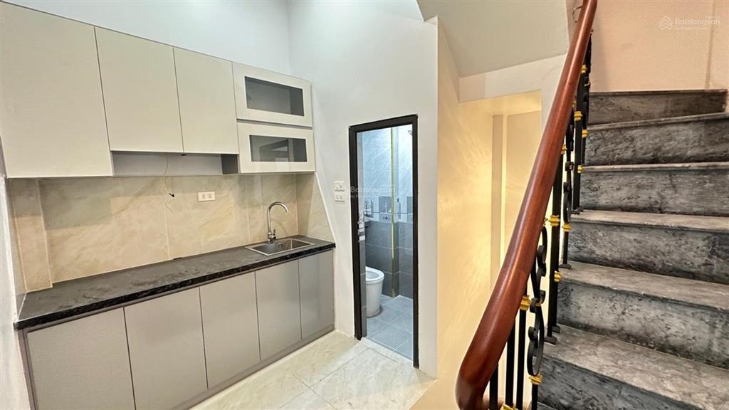 Bán nhà kinh doanh chính kinh thanh xuân 5 tầng 3 ngủ giá 8.35 tỷ.