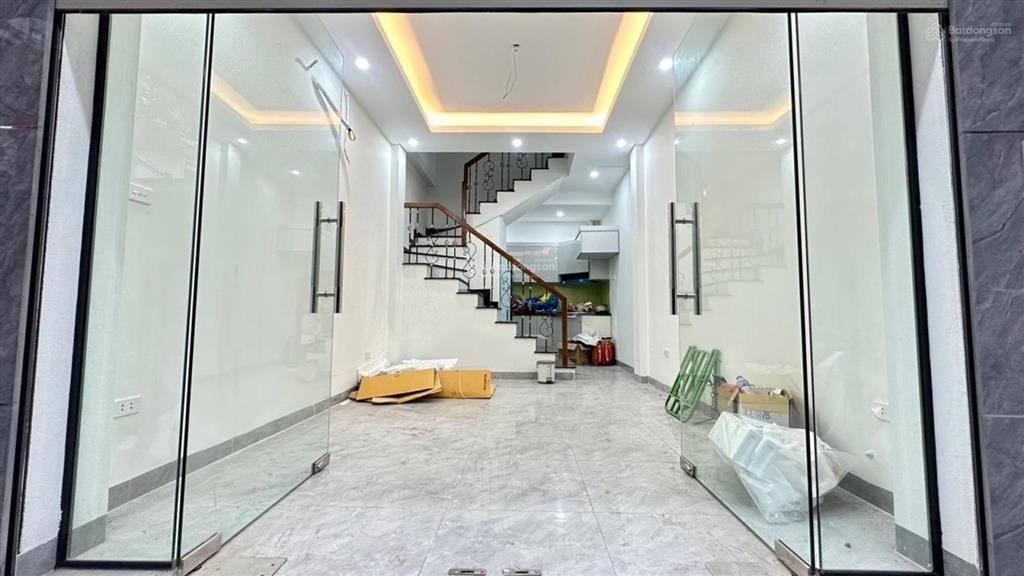 Bán nhà kinh doanh chính kinh thanh xuân 5 tầng 3 ngủ giá 8.35 tỷ.