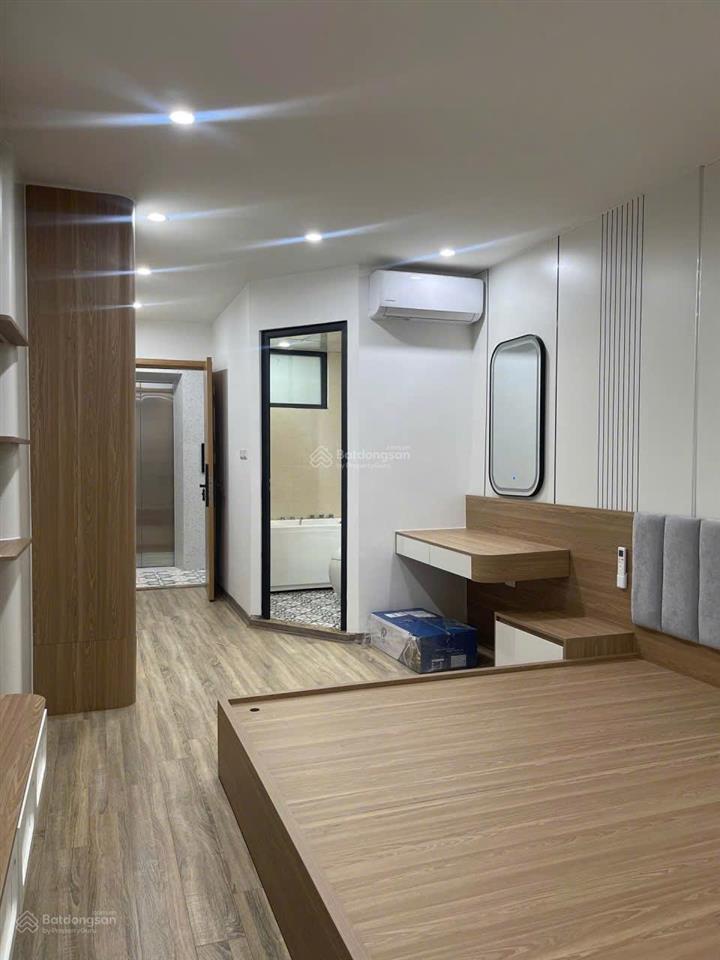 Bán nhà 6 tầng thang máy quan nhân thanh xuân, sát hồ điều hòa, sổ nở hậu, giá 12.9 tỷ.