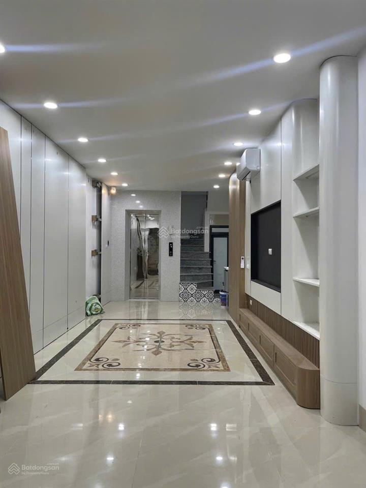 Bán nhà 6 tầng thang máy quan nhân thanh xuân, sát hồ điều hòa, sổ nở hậu, giá 12.9 tỷ.