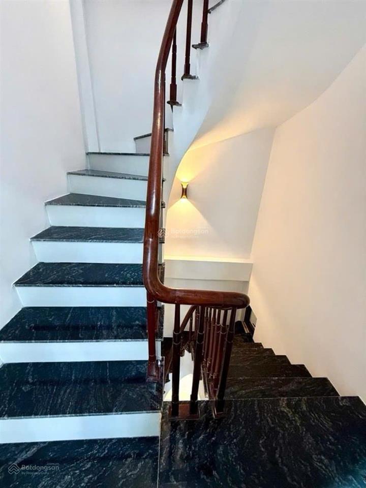 Bán nhà 3 ngủ ở luôn gần ô tô định công thượng 34m giá 7.95 tỷ. đầy đủ nội thất