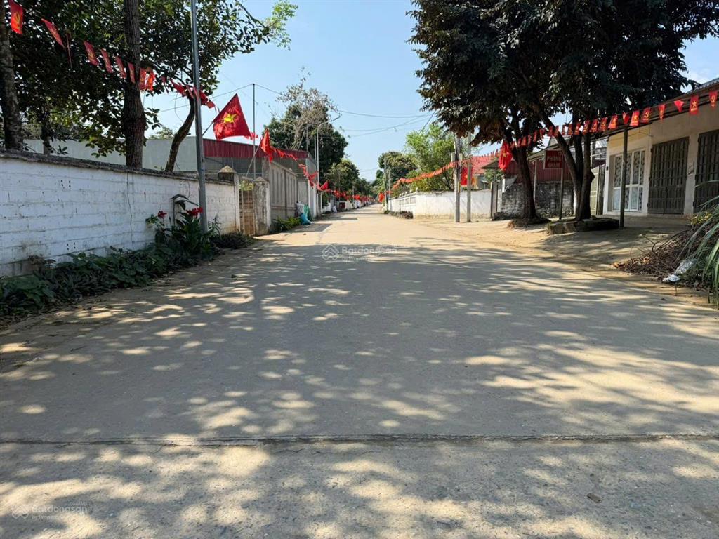 Hàng tuyển ba vì giá đầu tư, 200m2, full thổ, trục chính liên xã. e hiền lvcc 0988 908 ***