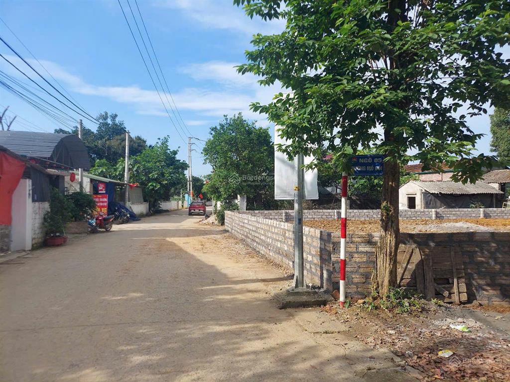 330m2. lô góc 2 mặt tiền  hàng tuyển trục chính liên thôn yên bài  ba vì