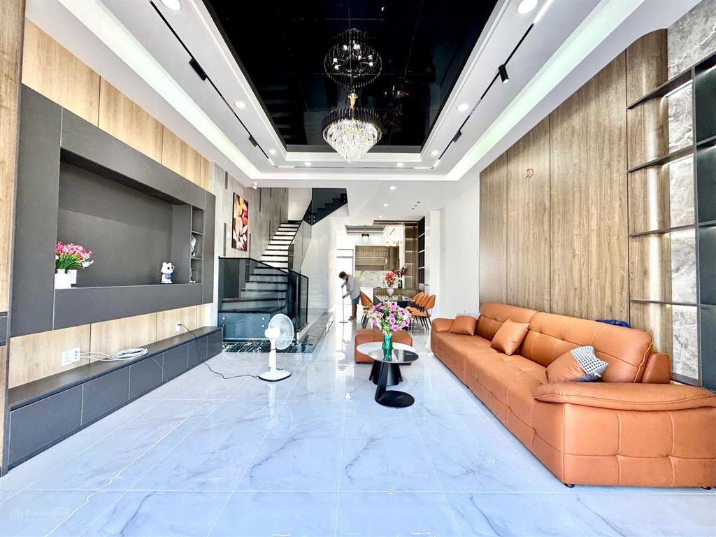 Bán gấp căn nhà phố tại the sol city, 4,5 tỷ, 5x15m, hàng hiếm tại the sol