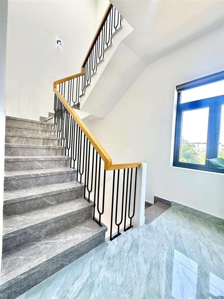 Cặp nhà mới 2 mặt tiền trước sau kđt the sol city, mái đúc. vị trí đẹp, nhà mới, dọn vào ở ngay