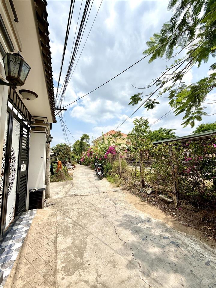 Cơ hội hiếm nhà rẻ nhất khugiá chỉ 1tỷ75 không có căn thứ 2đối diện thcs phước hậu cần giuộc la