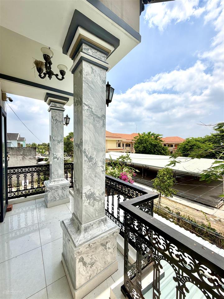 Cơ hội hiếm nhà rẻ nhất khugiá chỉ 1tỷ75 không có căn thứ 2đối diện thcs phước hậu cần giuộc la